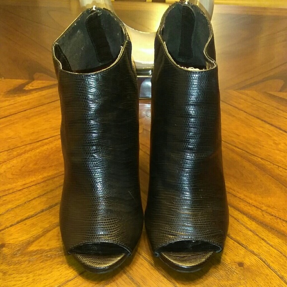 Beautiful ankle boots for the autumn season. - Picture 2 of 4